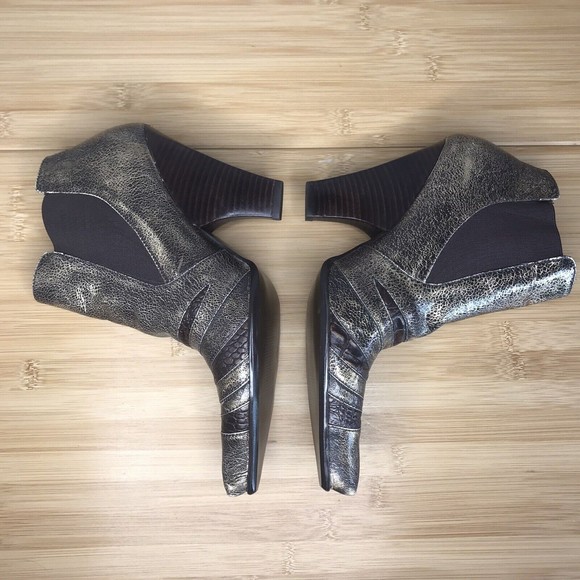 Carlos by Carlos Santana Torch Metallic Leather Booties Size 7.5 Medium Width - Picture 4 of 10